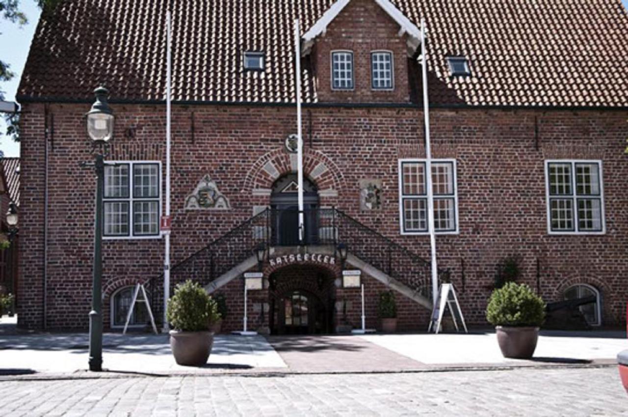 Gaestehaus Zur Linde Otterndorf Exterior photo